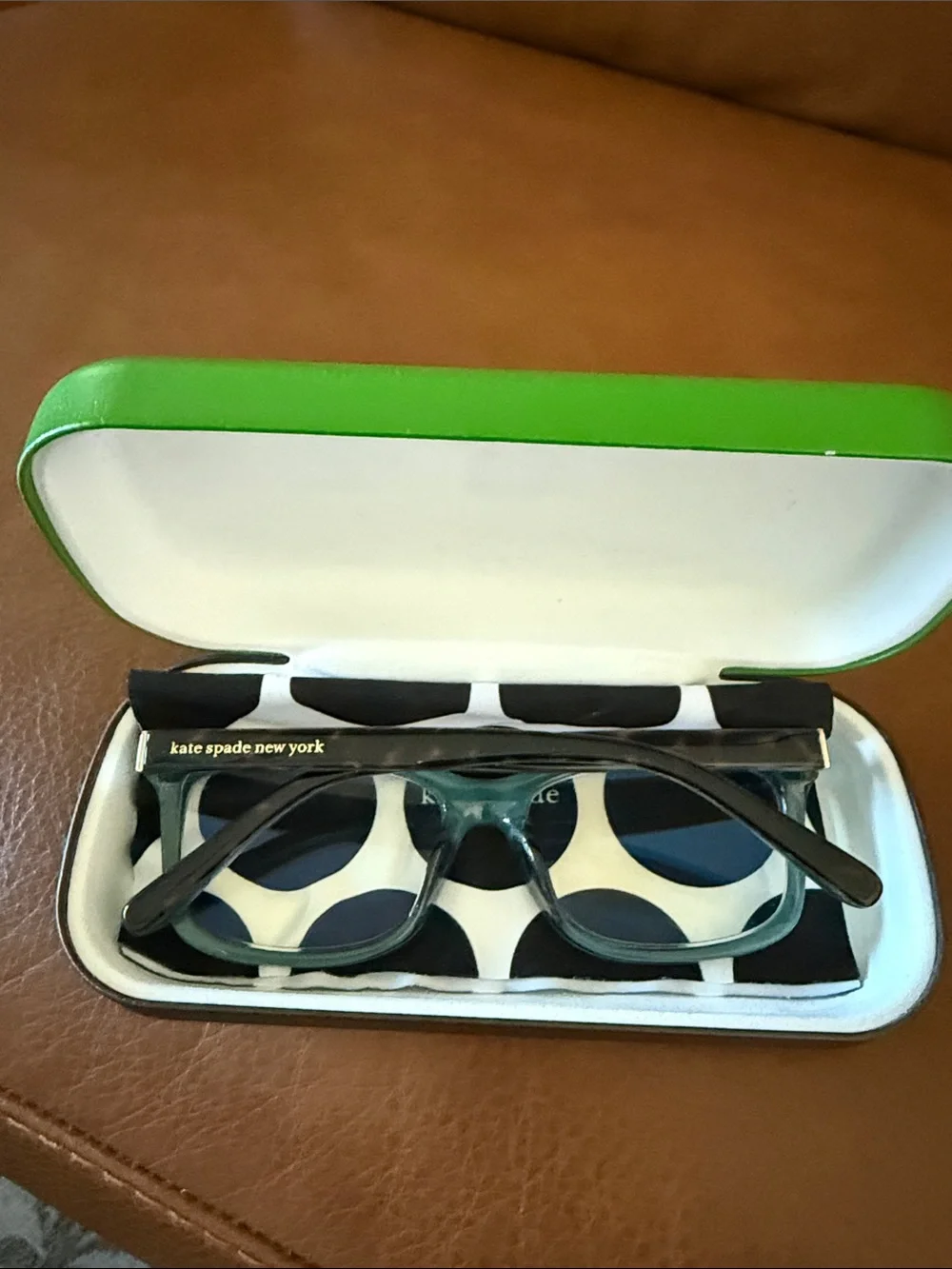 kate spade Women’s reading glasses with Green Case